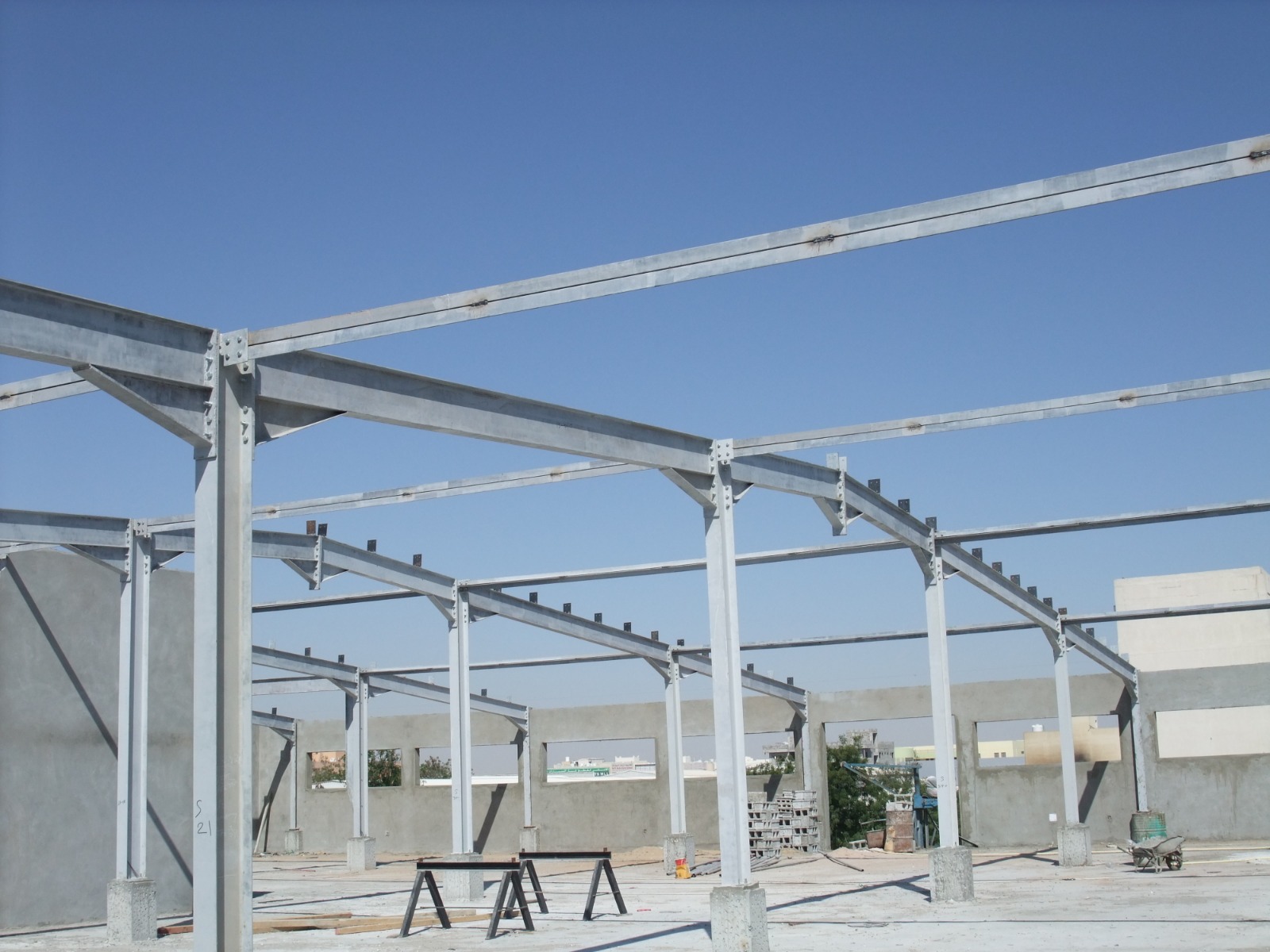Store steel structure fabrication and installation